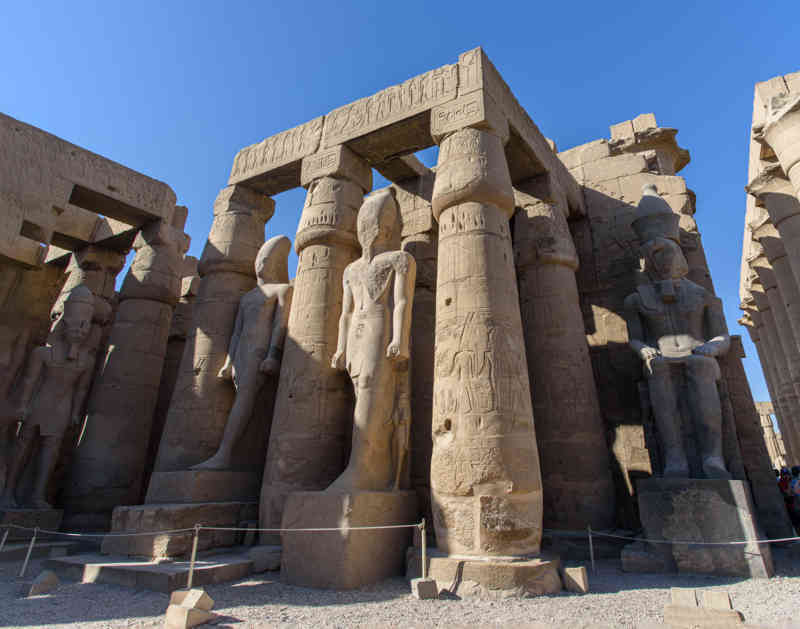 Egipto 100 - Luxor - Templo de Luxor.jpg